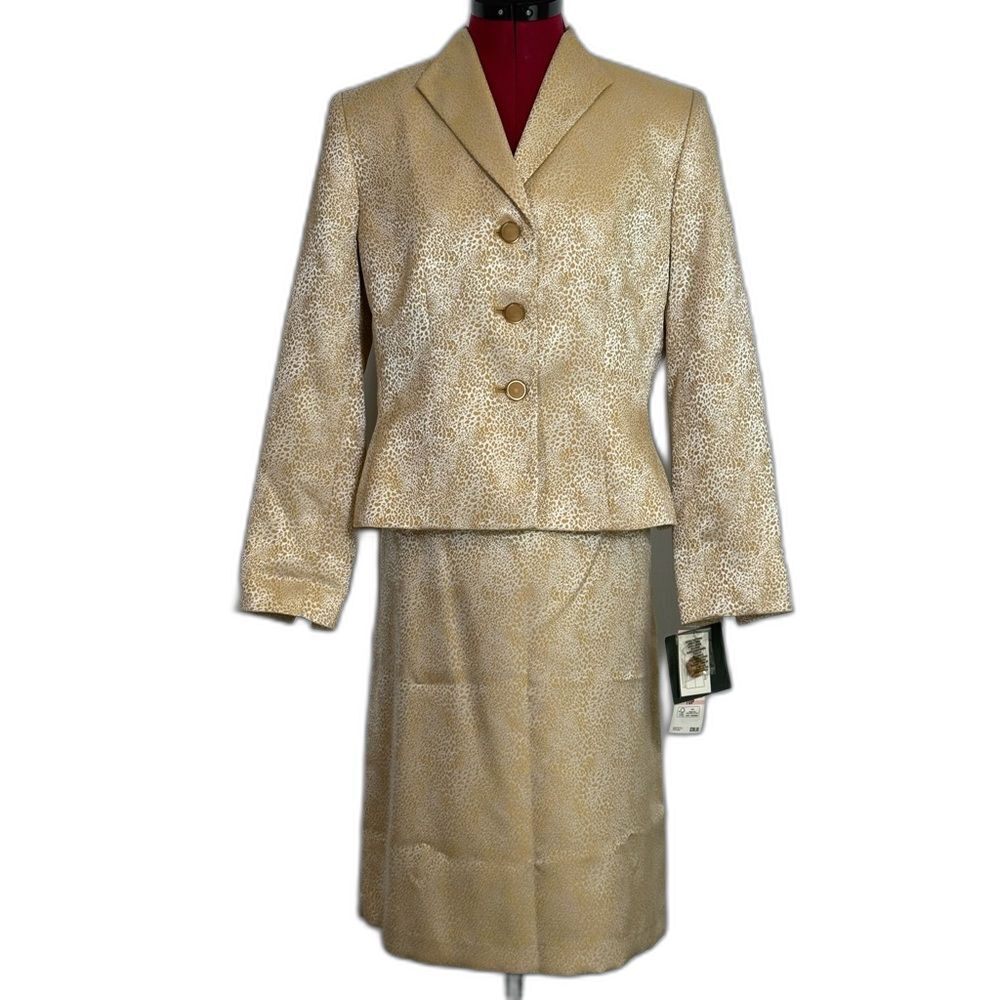 NWT Le Suit Skirt Suit Women Size 10P/14P Gold/Cream 2-Piece Set Blazer & Skirt - Picture 11 of 15